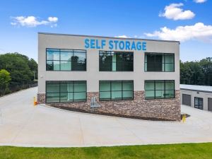 Lanier Luxe Storage - Photo 2