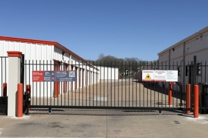 Public Storage - Lawton - 2801 SW Lee Blvd - Photo 3