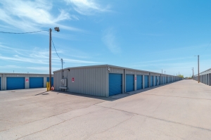 10 Federal Storage - Lexington Dr