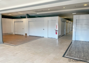 CubeSmart Self Storage - 2000 Green Oaks Road - TX - Photo 7