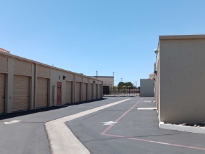 Purely Storage - Victorville - Mojave Dr - Photo 4