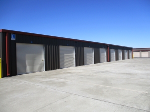 Compass Self Storage - Compass Self Storage - Nissan Drive (472) - Photo 4