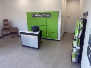 Extra Space Storage - 6548 - Chicago - N Besly Ct - Photo 2