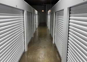 Extra Space Storage - 6548 - Chicago - N Besly Ct - Photo 4