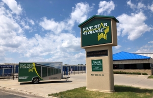 Five Star Storage - Five Star Storage - 25th St
