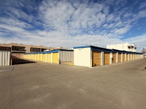 El Campo Casitas & Self Storage - Photo 4