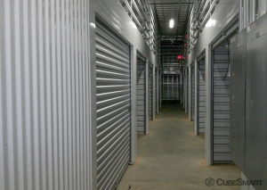 CubeSmart Self Storage - 5650 Northeast Ferncroft Rd - OR - Photo 5