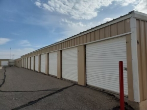 Shield Storage - 3301 Northern Blvd NE - Photo 4