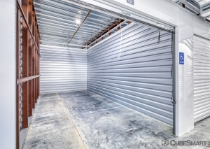 CubeSmart Self Storage - 601 West Tidwell Road - TX - Photo 4