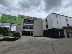 Extra Space Storage - 5087 - Hialeah - W 108th St - Photo 7