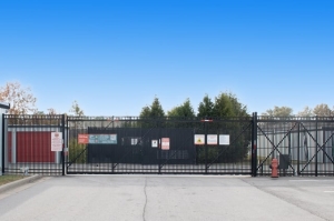 Public Storage - Louisville - 6651 Paramount Park Dr - Photo 4