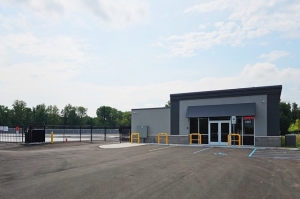 Public Storage - Jeffersonville - 3301 Schlosser Farm Way