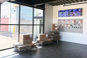 Public Storage - Davenport - 187 Ronald Reagan Pkwy - Photo 3