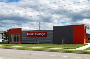 Public Storage - Lawrence - 1717 W 31st St