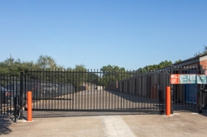 Public Storage - Houston - 1611 S Dairy Ashford Rd - Photo 4