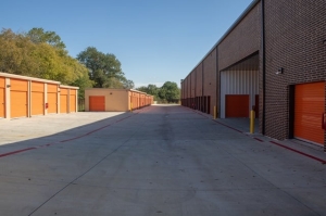 Public Storage - Sherman - 2211 N Travis St - Photo 2