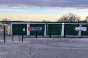 Public Storage - Kansas City - 2806 S 44th St - Photo 2