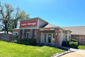 Public Storage - Wichita - 111 N Maize Rd