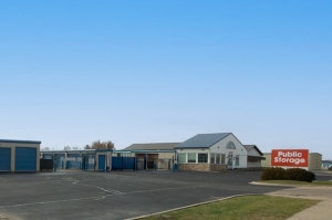 Public Storage - Bourbonnais - 575 Larry Power Rd