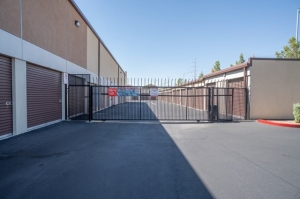 Public Storage - Las Vegas - 4622 S Hualapai Way - Photo 4