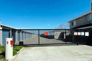 Public Storage - Pleasanton - 3555 Stanley Blvd - Photo 2