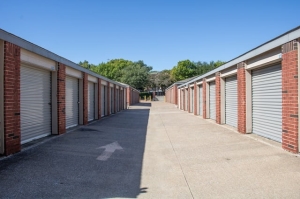 Public Storage - Dallas - 9555 Forest Ln - Photo 2