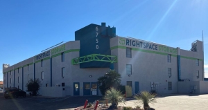 RightSpace Storage - 3011 - Tanque Verde