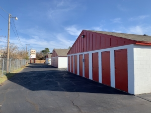 Extra Closet Self Storage