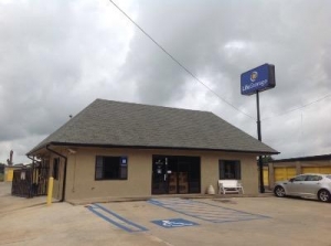 Life Storage - Montgomery - Coliseum Boulevard Picture of Life Storage - Montgomery - Coliseum Boulevard