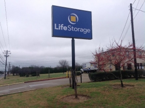 Storage Units at Life Storage - Austin - South 1st Street - 6509 S 1st St