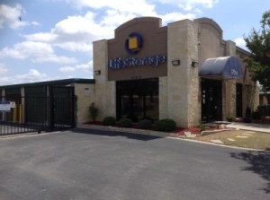 Life Storage - San Antonio - 20202 Blanco Road Picture of Life Storage - San Antonio - 20202 Blanco Road