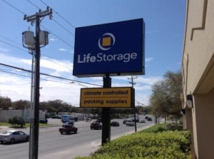 Life Storage - San Antonio - Huebner Road Picture of Life Storage - San Antonio - Huebner Road