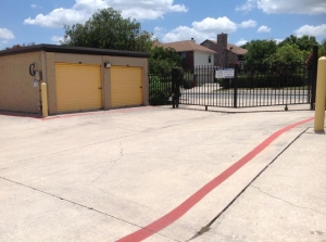 Life Storage - San Antonio - 7550 Culebra Road Picture 2 of Life Storage - San Antonio - 7550 Culebra Road - FindStorageFast.com