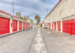 CubeSmart Self Storage - Santa Ana - Photo 3