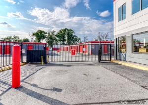 CubeSmart Self Storage - Linden - 1951 E Linden Ave - Photo 9