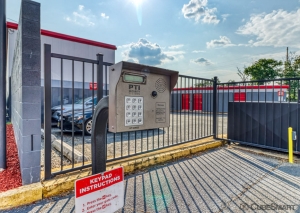 CubeSmart Self Storage - Linden - 1951 E Linden Ave - Photo 10