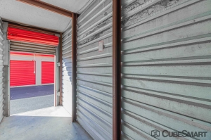 CubeSmart Self Storage - Raleigh - 950 Trinity Rd - Photo 5