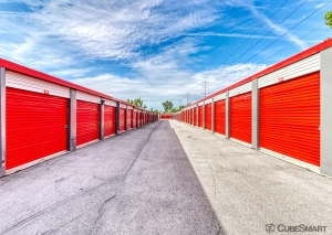 CubeSmart Self Storage - Bellwood - Photo 4