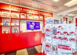 CubeSmart Self Storage - Bradenton - 6915 Manatee Ave West - Photo 5