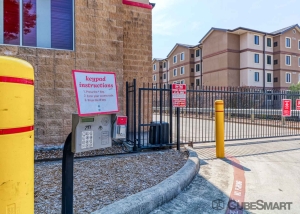 CubeSmart Self Storage - San Antonio - 838 N Loop 1604 E - Photo 2