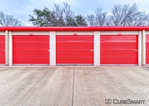 CubeSmart Self Storage - Garland - 2375 Arapaho Rd - Photo 2