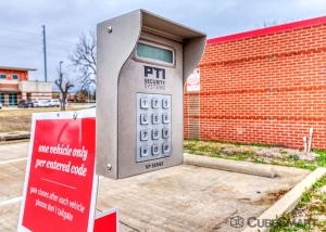 CubeSmart Self Storage - Garland - 2375 Arapaho Rd - Photo 3