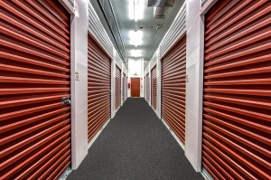 StorageMart - Griffin Rd & I-95 Picture of StorageMart - Griffin Rd & I-95